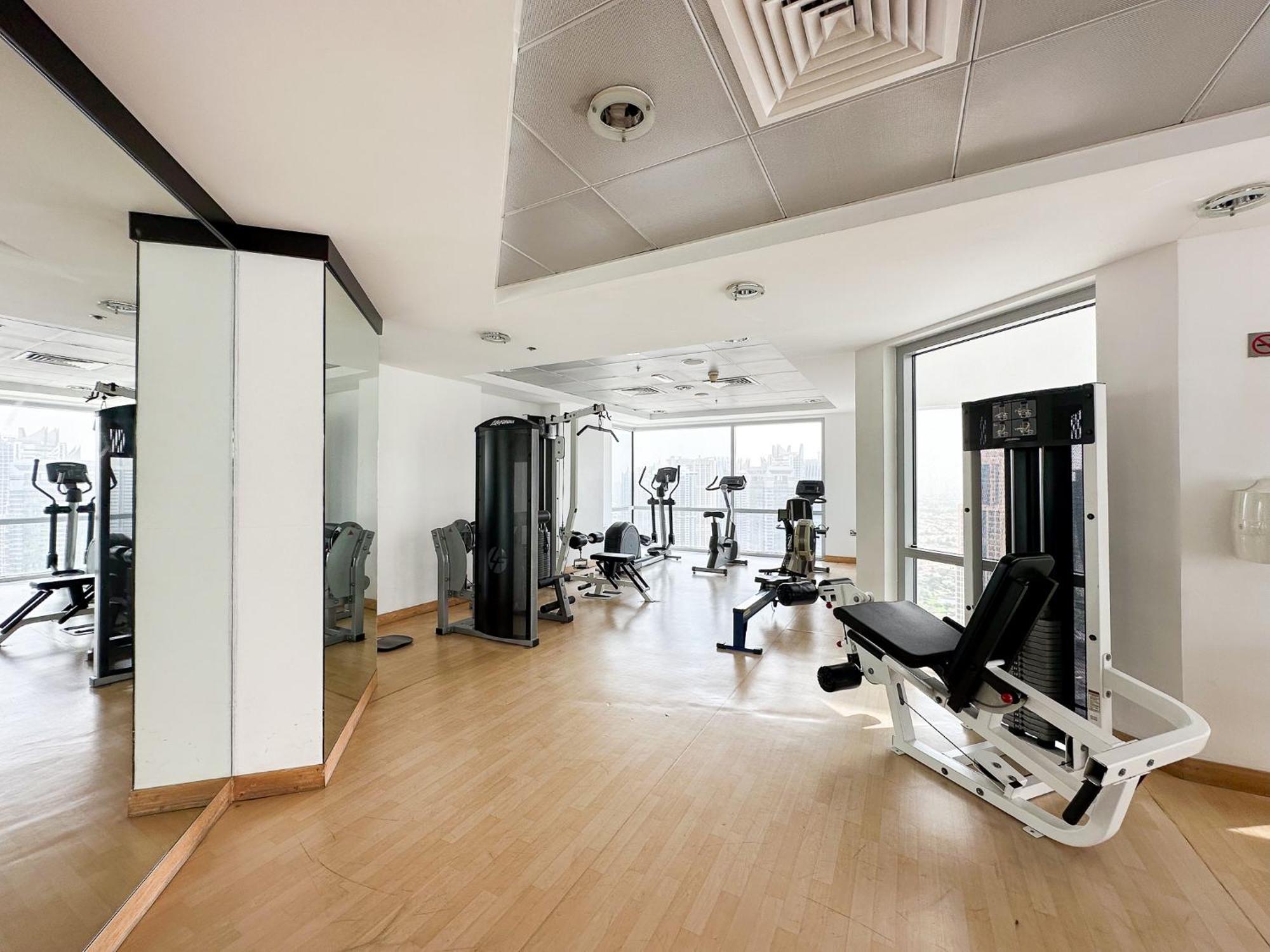 Apartment Charming Brand New 2br Close To The *