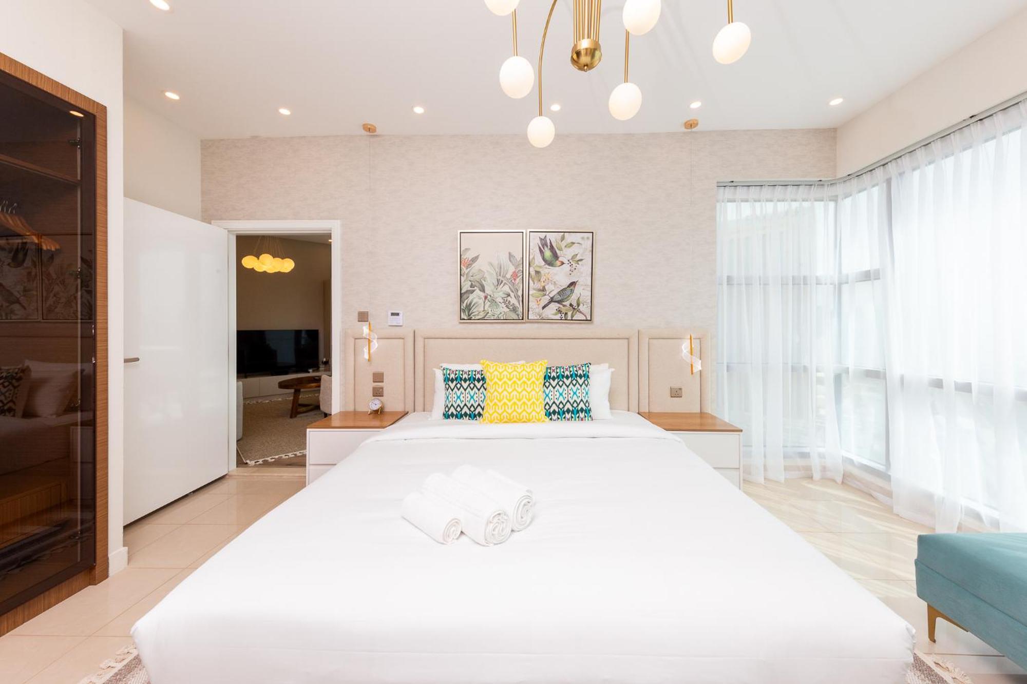 Charming Brand New 2br Close To The