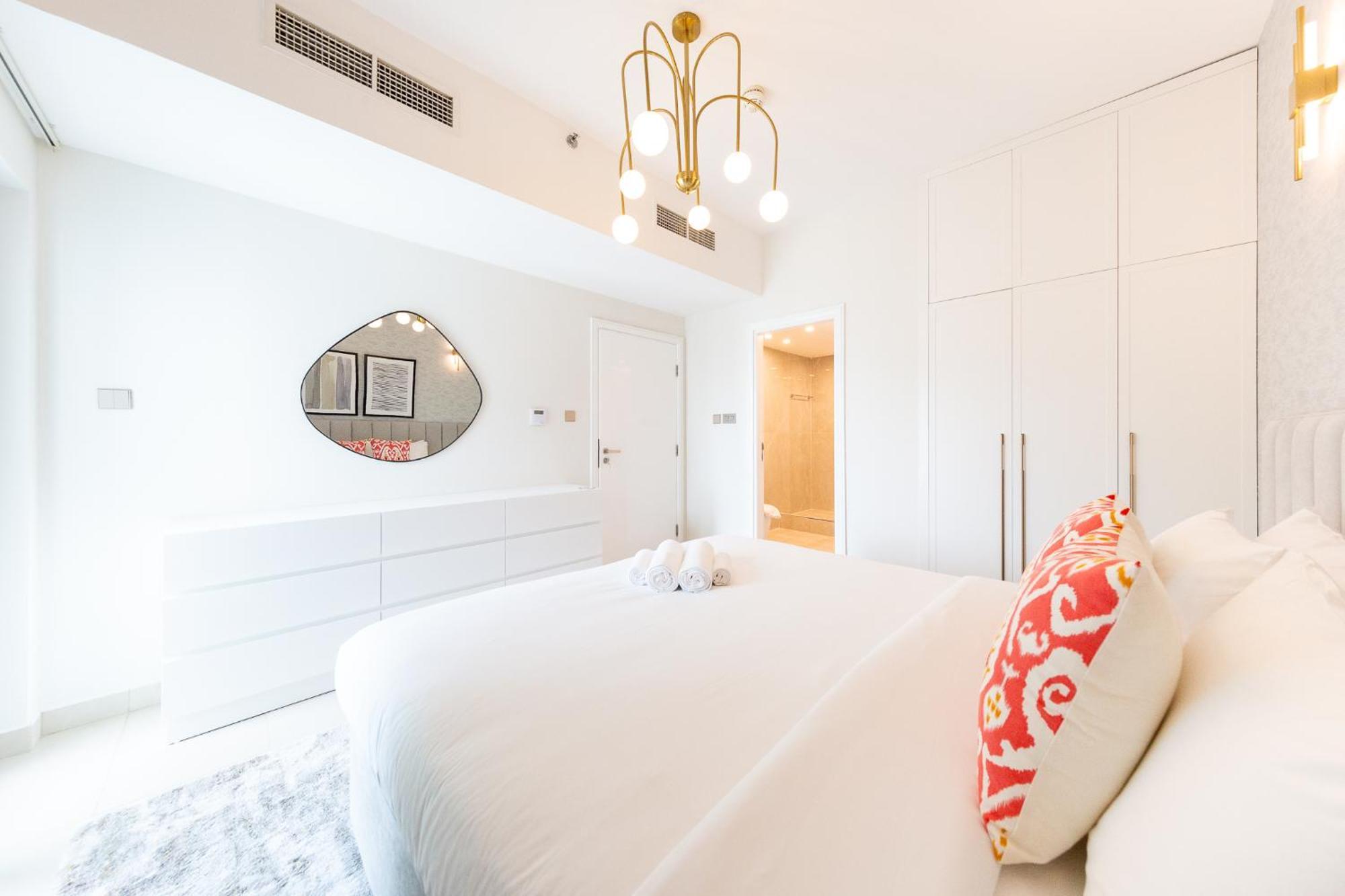 Charming Brand New 2br Close To The *